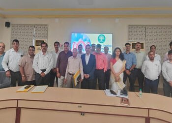 વડોદરા રેલવે સ્ટેશન ખાતે ગુજરાત પોલીસ ચોકીના સ્થળાંતરની માગ | Demand for relocation of Gujarat Polic…