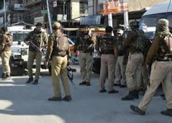 વડોદરાના ધોરણ-10 અને 12ના પરીક્ષા કેન્દ્રો પર 1000થી વધુ પોલીસ,4 કે તેથી વધુ ભેગા થવા પર પ્રતિબંધ | …