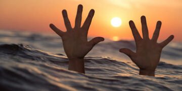 વડોદરા નજીક સેગવા નર્મદા કેનાલમાં પડતું મૂકનાર યુવકની શોધખોળ | Search underway for youth who dumped …