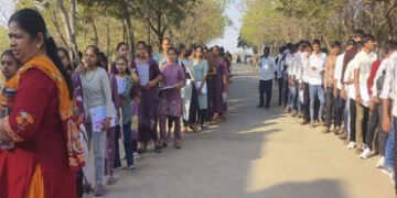 હળવદમાં ધો.10ના 2254 અને ધો.12ના 1854 વિદ્યાર્થીઓ પરીક્ષા આપી | 2254 students of Std 10 and 1854 stu…