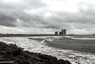 260 કિ.મી.ની ઝડપ ધરાવતા હોરાસિયો વાવાઝોડાએ ભારતનું ટેન્શન વધાર્યું, 3 રાજ્યોમાં એલર્ટ | Powerful Cyc…