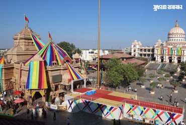 51,000 કિલો ઓર્ગેનિક રંગ, 500 કલર બ્લાસ્ટ, 10 હજાર ફુગ્ગા… સાળંગપુર ધામમાં ગુજરાતનો સૌથી મોટો હોળી…