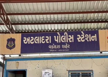 નાગાબાવાના વેશમાં ફરતા ગઠિયાઓ સક્રિય : પોરબંદરથી વડોદરા દીકરાના ઘરે આવેલા પિતાએ સોનાની ચેન અને વીંટી…