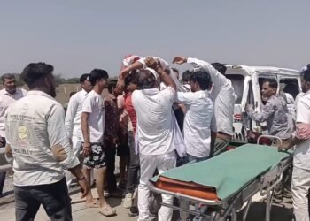 ભાવનગર-અમદાવાદ હાઈવે પર સનેસ ચોકડી પાસે ઈકો અને કાર વચ્ચે ટક્કર,