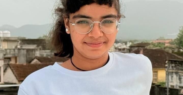 સૌરાષ્ટ્ર પંથકમાં નિબંધ સ્પર્ધામાં પ્રથમ આવી ભાણવડનું નામ રોશન કરતી દીકરી હરિતા ચાવડા