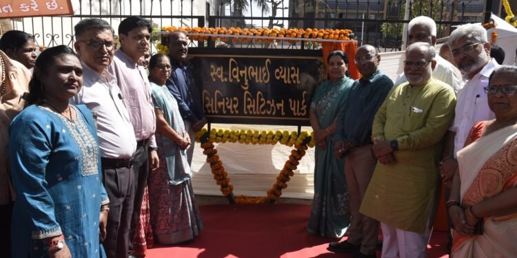 નવા વાડજ ખાતે મેયર પ્રતિભાબેન જૈનના વરદ હસ્તે “સ્વ. વિનુભાઇ વ્યાસ સિનિયર સિટિઝન પાર્ક”નું નામાભિધાન …