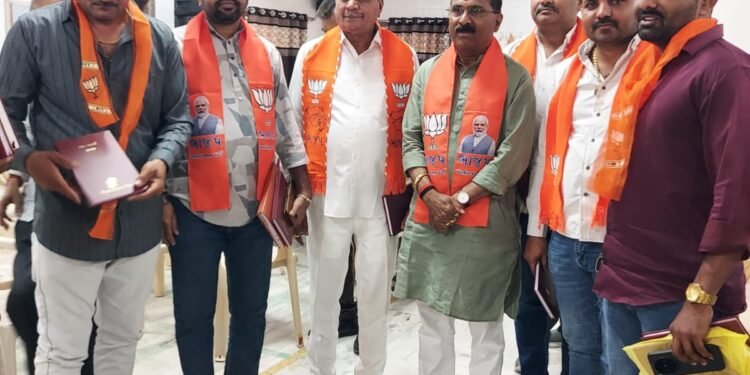 બોટાદ: સ્વામિનારાયણ ગુરુકુળ ખાતે ભાજપની મહત્વની પરિચય બેઠક યોજાઈ