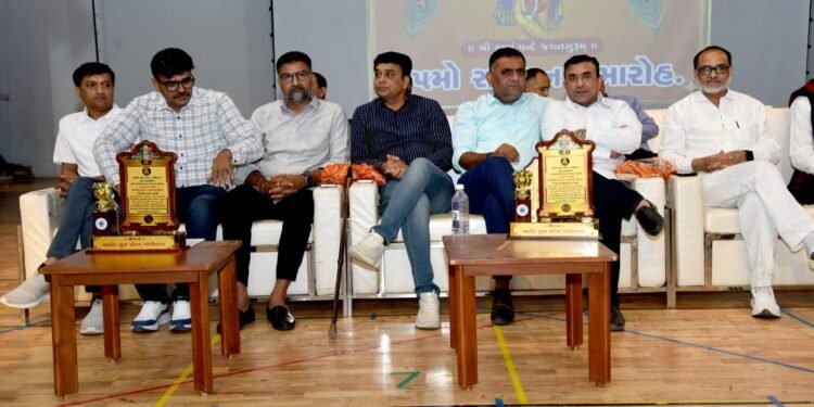 આહિર યુવા ફોરમ, ગાંધીનગર દ્વારા રાજય મંત્રી ત્રિકમભાઈ છાંગાના અધ્યક્ષ સ્થાને તેજસ્વી તારલાઓનો સન્માન…