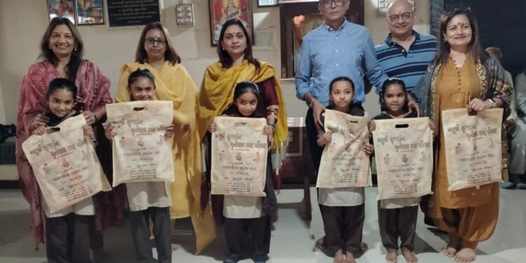 રાજપરા પ્રાથમિક શાળામાં કલર પ્રિન્ટરની ભેટ: શાહ પરિવાર દ્વારા પંથકની ૯ શાળાઓને સ્માર્ટ ટીવી અને શૈક્…