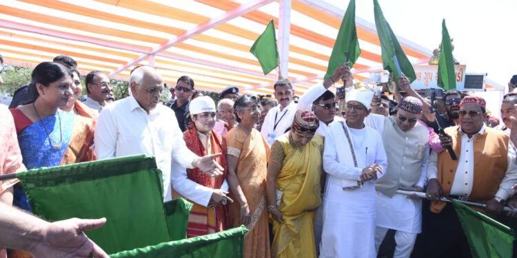 મુખ્યમંત્રી ભૂપેન્દ્ર પટેલે ચેટીચાંદના પવિત્ર તહેવારની શુભેચ્છાઓ પાઠવી ભગવાન ઝૂલેલાલની શોભાયાત્રાનું…