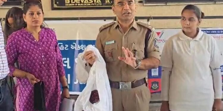 ધગધગતી ગરમીમાં ટ્રાફિક કર્મીઓને મળશે કુલિંગ જેકેટ