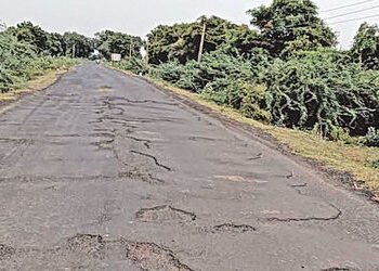 દસાડાનો જૈનાબાદ-ઝીંઝુવાડા રોડ ખખડધજ બન્યો, લોકો પરેશાન | Dasada’s Zainabad Jinjuwada road has become…