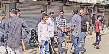 ધ્રાંગધ્રા શાકમાર્કેટ રોડ પર પાકગ કરવા બાબતે માથકૂટ | Controversy over parking on Dhrangadhra Vegeta…