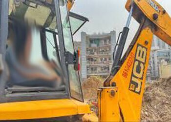 જેસીબી અડફેટે બાવળાના લગદાણા ગામના પિતા-પુત્રને ગંભીર ઇજા | Father and son from Lagdana village of B…