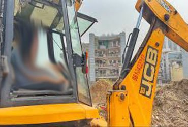 જેસીબી અડફેટે બાવળાના લગદાણા ગામના પિતા-પુત્રને ગંભીર ઇજા | Father and son from Lagdana village of B…