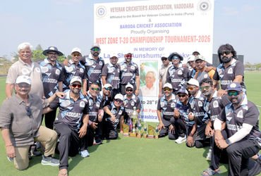 વેટરન વેસ્ટઝોન ટી-૨૦ ક્રિકેટ ટુર્નામેન્ટની ફાઈનલમાં વડોદરાની ટીમનો ચાર રનથી વિજય | Vadodara team win…