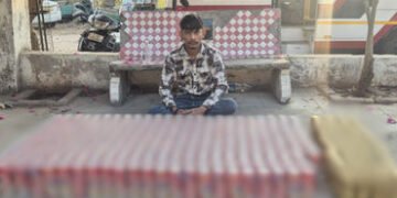 અમદાવાદ: સરદારનગર પોલીસે રહેણાંક મકાનમાં રેડ પાડી વિદેશી બિયરનો જથ્થો ઝડપ્યો, એકની ધરપકડ | Ahmedabad…