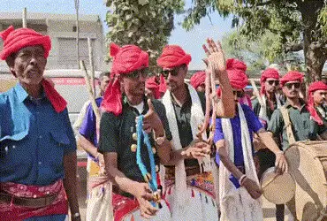 છોટા ઉદેપુરમાં ‘ભંગુરિયા મેળા’ સાથે હોળીના પર્વનો પ્રારંભ, ઢોલના ધબકારે આદિવાસી સંસ્કૃતિનો અનોખો મહે…