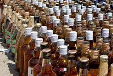 મહેમદાવાદ તાલુકાના જરાવત ગામેથી વિદેશી દારૂ સાથે એક શખ્સ ઝડપાયો | A man was arrested with foreign li…