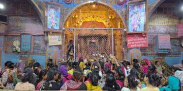 ડાકોરમાં ભક્તિનો મહાસાગર : નવરંગ શણગારમાં શોભ્યા ઠાકોરજી | An ocean of devotion in Dakor: Thakorji a…