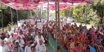 વલસાડ: પારડીના ડુમલાવ ગામે નવી કંપની અને અંડર ગ્રાઉન્ડ નહેર સામે ગ્રામજનોનો વિરોધ, ગ્રામસભા યોજી આક્…