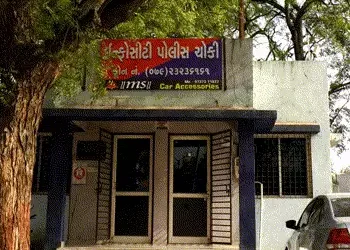 મારી બહેન સાથે કેમ ફરે છે કહી યુવકને આંતરી પાંચ શખ્સોનો હુમલો | Five men attacked a young man after …