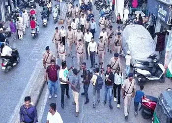 હોળી-ધુળેટી નિમિત્તે શહેરમાં પોલીસ કાફલો ખડકાયો, ડ્રોન સર્વેલન્સ અને ફૂટ પેટ્રોલિંગ | Vadodara Polic…