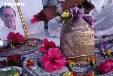 ગુજરાતના આ ગામમાં રાજીવ ગાંધીની યાદમાં યોજાઈ છે ભવ્ય મેળો, જાણો શા માટે ગામલોકો કરે છે તેમની પૂજા | …