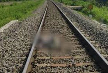 લીંબડી નજીક મહિલાએ ટ્રેન નીચે ઝંપલાવી આપઘાત કર્યો | Woman commits suicide by jumping under train nea…