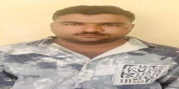 સુરેન્દ્રનગરમાં હનીટ્રેપ ગેંગના ફરાર બંને આરોપી 23 લાખ સાથે ઝડપાયા | Both absconding accused of hone…