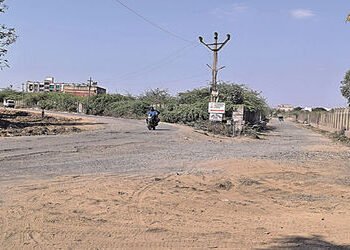 વઢવાણથી મૂળચંદ અને રાજપર જતો માર્ગ રિસર્ફેસ નહીં કરતા ખખડધડ | road from Wadhwan to Mulchand and Rajp…