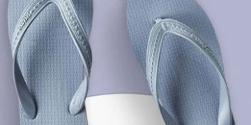 મ.પ્ર.માં નાયબ મામલાતદરે મંદિરમાંથી પોતાની ચંપલ ચોરનારને જાતે શોધ્યો | mp slipper theft tehsildar