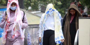 ગુજરાતના 9 શહેરમાં 37 ડિગ્રીથી વધુ તાપમાન, હવામાન વિભાગે 3 દિવસ જાહેર કર્યું યલો એલર્ટ | Gujarat hea…