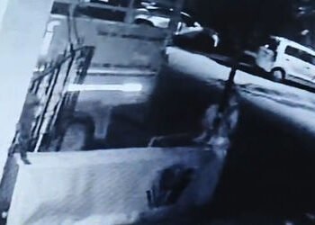 વટવામાં 17 વર્ષથી બીમાર 72 વર્ષીય વૃદ્ધાએ પોતાને થાંભલા સાથે બાંધીને અગ્નિ સ્નાન કર્યું | Ahmedabad:…