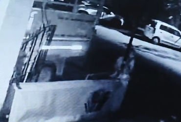 વટવામાં 17 વર્ષથી બીમાર 72 વર્ષીય વૃદ્ધાએ પોતાને થાંભલા સાથે બાંધીને અગ્નિ સ્નાન કર્યું | Ahmedabad:…