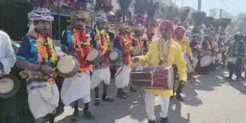 છોટાઉદેપુર: હોળી પર્વે ‘ઘેરૈયા’ની પરંપરા, 5 દિવસના કઠિન વ્રત સાથે આદિવાસી સંસ્કૃતિની અનોખો વારસો | C…