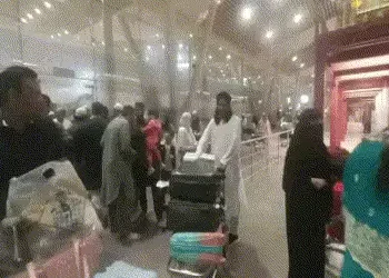 યુદ્ધના ઓછાયા વચ્ચે દુબઈથી 170 મુસાફરો અમદાવાદ પહોંચ્યા, પરિજનોની આંખોમાં હરખના આંસુ | Second Flight…