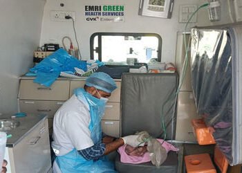 ઈંટોના ભઠ્ઠામાં કામ કરતી મહિલાની 108 એમ્બ્લુન્સમાં ડિલિવરી કરાવઇ | A woman working in a brick kiln w…