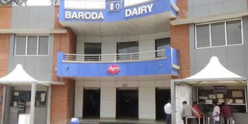બરોડા ડેરીની ચૂંટણી પહેલાં રાજ્યના રજિસ્ટ્રારની પ્રમુખ-ઉપપ્રમુખને ગેરલાયક ઠેરવવા નોટિસ | state regis…