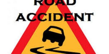 સનેસા ગામ નજીક બે કાર અથડાતા આધેડનું મોત | Middle aged man dies after two cars collide near Sanesa v…