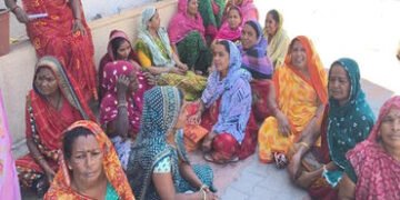 સુરેન્દ્રનગર મનપાના 300 સફાઈ કર્મચારીઓ હડતાળ પર ઉતરી ગયા | 300 sanitation workers of Surendranagar M…