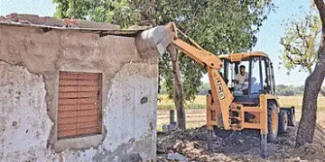 તળાવના વિકાસ માટે અનામત જમીન ઉપર દબાણ દૂર કરાયા | Pressure on reserved land for lake development rem…