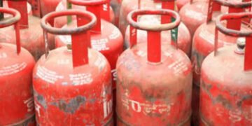 રિફાઇનરીઓને રાંધણ ગેસનું ઉત્પાદન વધારવા સરકારનો આદેશ : એસ્મા લાગુ | Government orders refineries to …