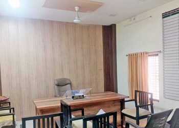 નડિયાદ તા. પં.ની કચેરીમાં પ્રમુખની ખાલી ચેમ્બરમાં પંખા-લાઇટો ચાલુ | Fans and lights on in the empty …