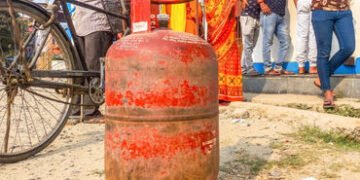 ઈરાન યુદ્ધ વચ્ચે LPG સિલિન્ડર બુકિંગના નિયમ બદલાયા, જાણો હવે કેટલા દિવસમાં થશે બુક | LPG Booking Rul…