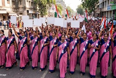 જામનગરમાં આંગણવાડીની બહેનો દ્વારા પગાર વધારા સહિતની 14 માંગણીઓ લાંબા સમયથી પડતર હોવાથી ઉગ્ર વિરોધ પ્…