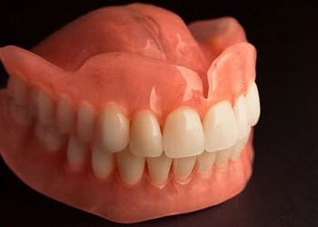 મલેશિયાનાં ૩૩ વર્ષીય શખ્સનાં મોંમાં ૪૨ દાંત ઃ ગિનીસ બુકમાં સ્થાન | 42 teeth world record