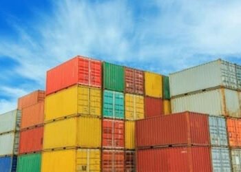 યુદ્ધને કારણે ગુજરાતના બંદરો પર મંદી, હજારો શ્રમિકોની આજીવિકા ઠપ, વતન પાછા ફરે તેવી ભીતિ | Gujarat P…