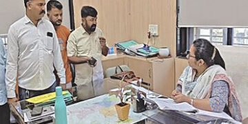 સુરેન્દ્રનગરમાં રેશનિંગ દુકાનદારોએ કમિશન અને પડતર પ્રશ્નો મુદ્દે રોષ | Ration shopkeepers in Surendr…