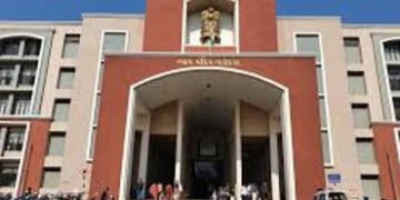 વોચમેનના મોત બદલ એમજીવીસીએલને ૧૦.૮૭ લાખનું વળતર ચૂકવવા આદેશ | MGVCL ordered to pay Rs 10 87 lakh com…